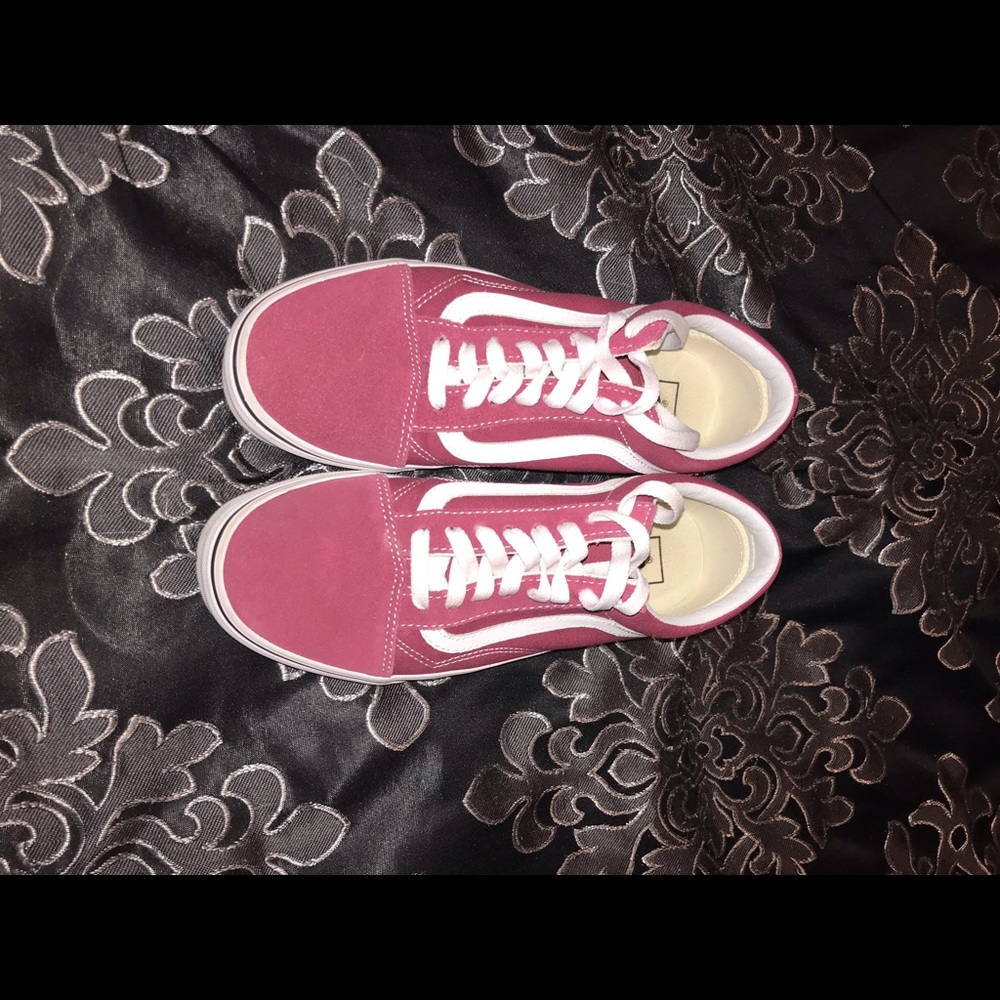 NWOT! Suede Mauve Vans!